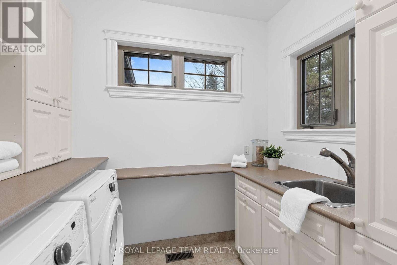 7 Sara Court, Ottawa, Ontario  K2R 1E2 - Photo 35 - X12538726