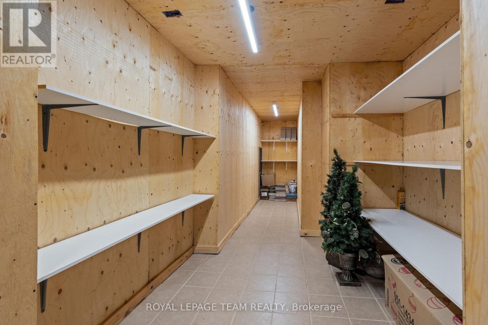 7 Sara Court, Ottawa, Ontario  K2R 1E2 - Photo 42 - X12538726