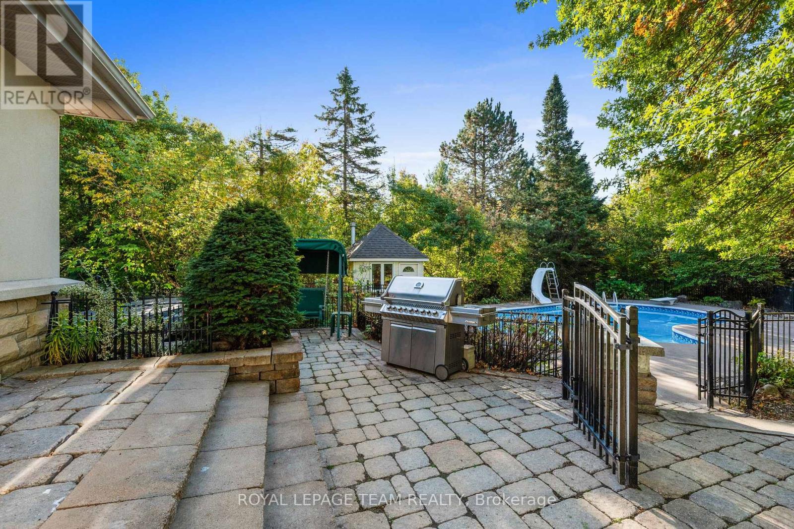 7 Sara Court, Ottawa, Ontario  K2R 1E2 - Photo 49 - X12538726