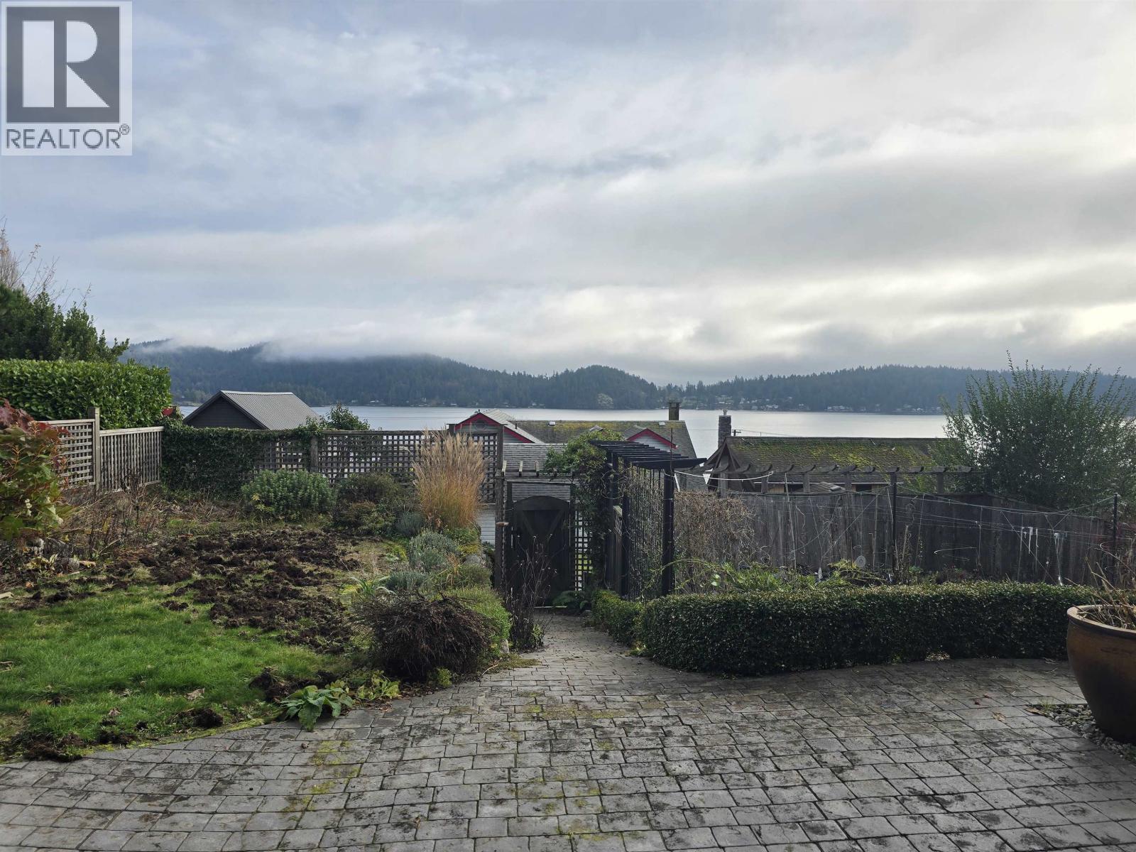 620 Seaview Road, Gibsons, British Columbia  V0N 1V7 - Photo 14 - R3081414