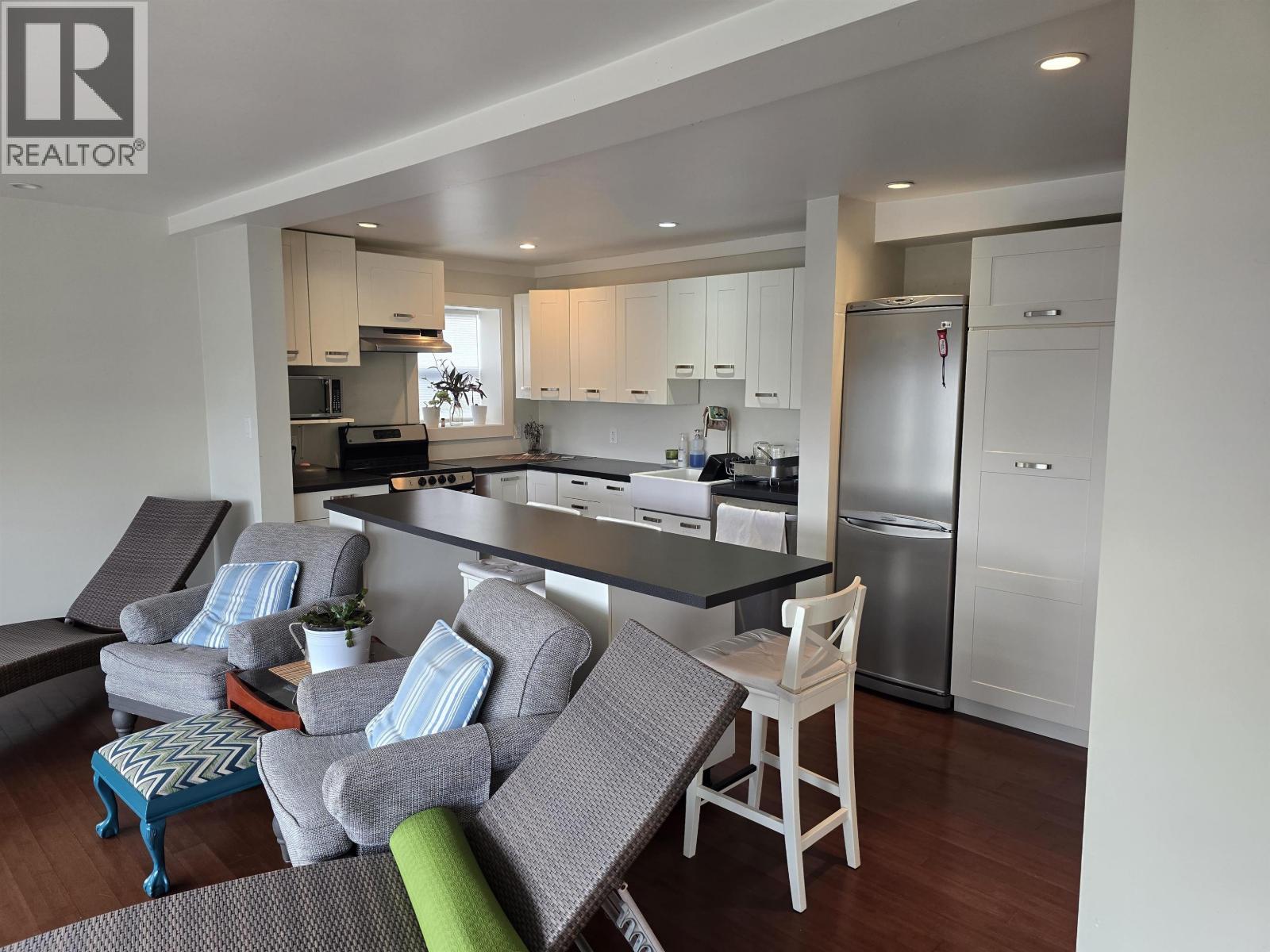 620 Seaview Road, Gibsons, British Columbia  V0N 1V7 - Photo 3 - R3081414