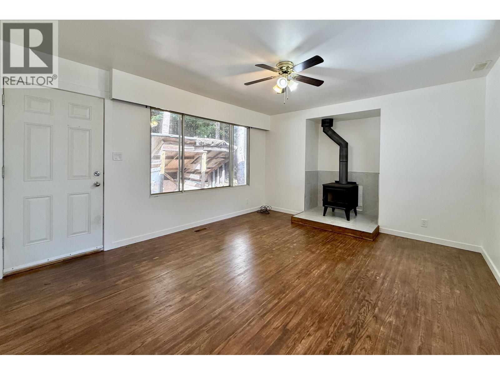 1290 Stewart Road, Gibsons, British Columbia  V0N 1V8 - Photo 2 - R3081427