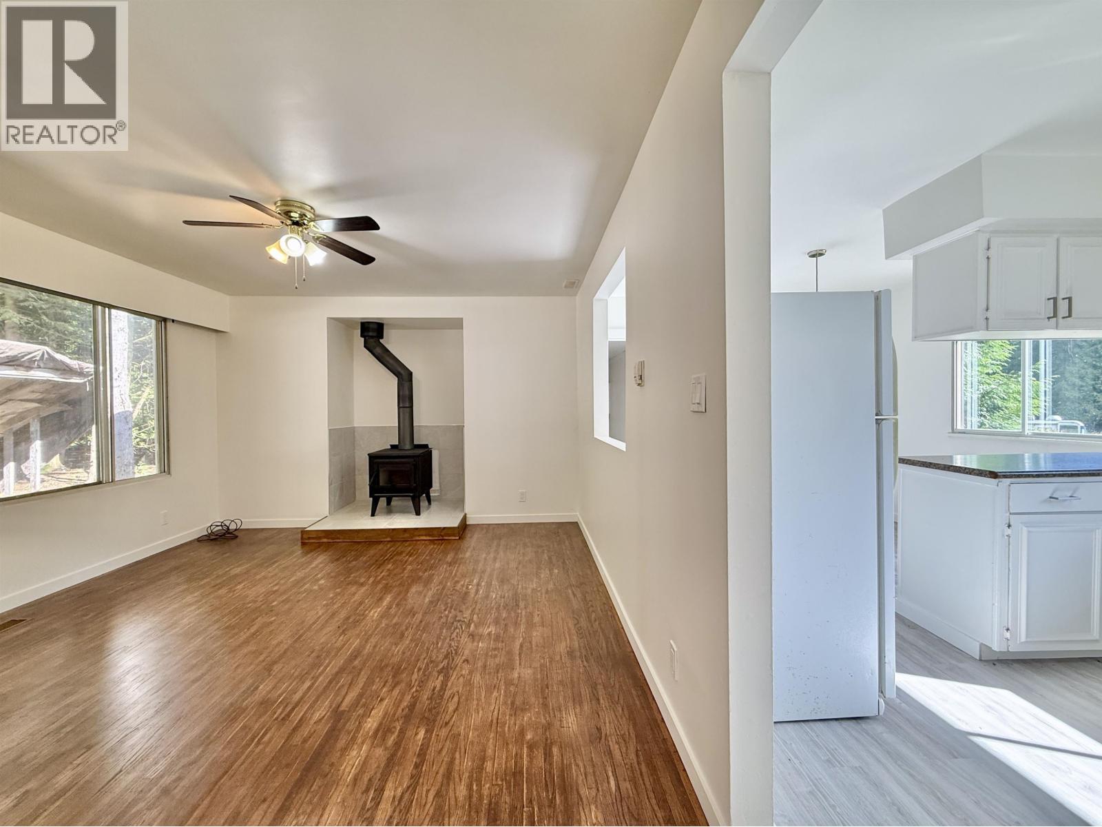 1290 Stewart Road, Gibsons, British Columbia  V0N 1V8 - Photo 3 - R3081427