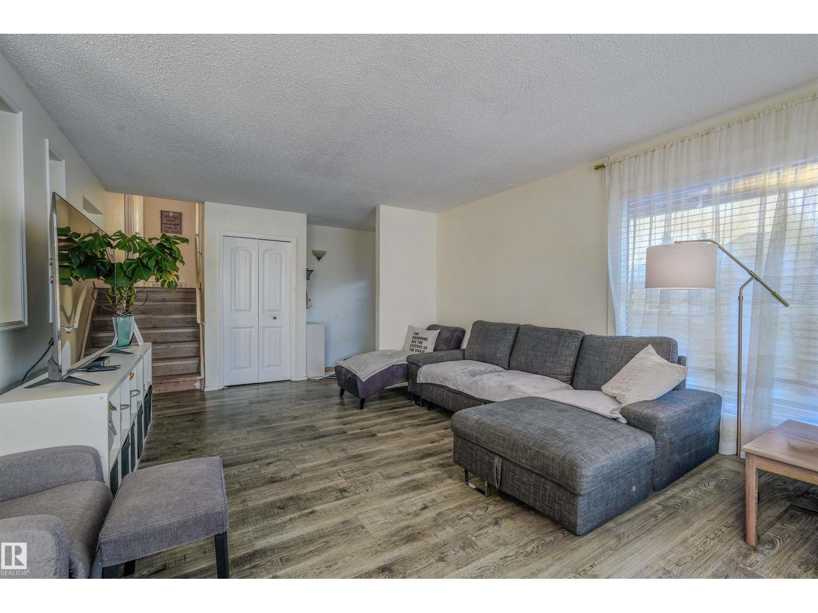 12403 156 Av Nw, Edmonton, Alberta  T5X 2X4 - Photo 2 - E4470311