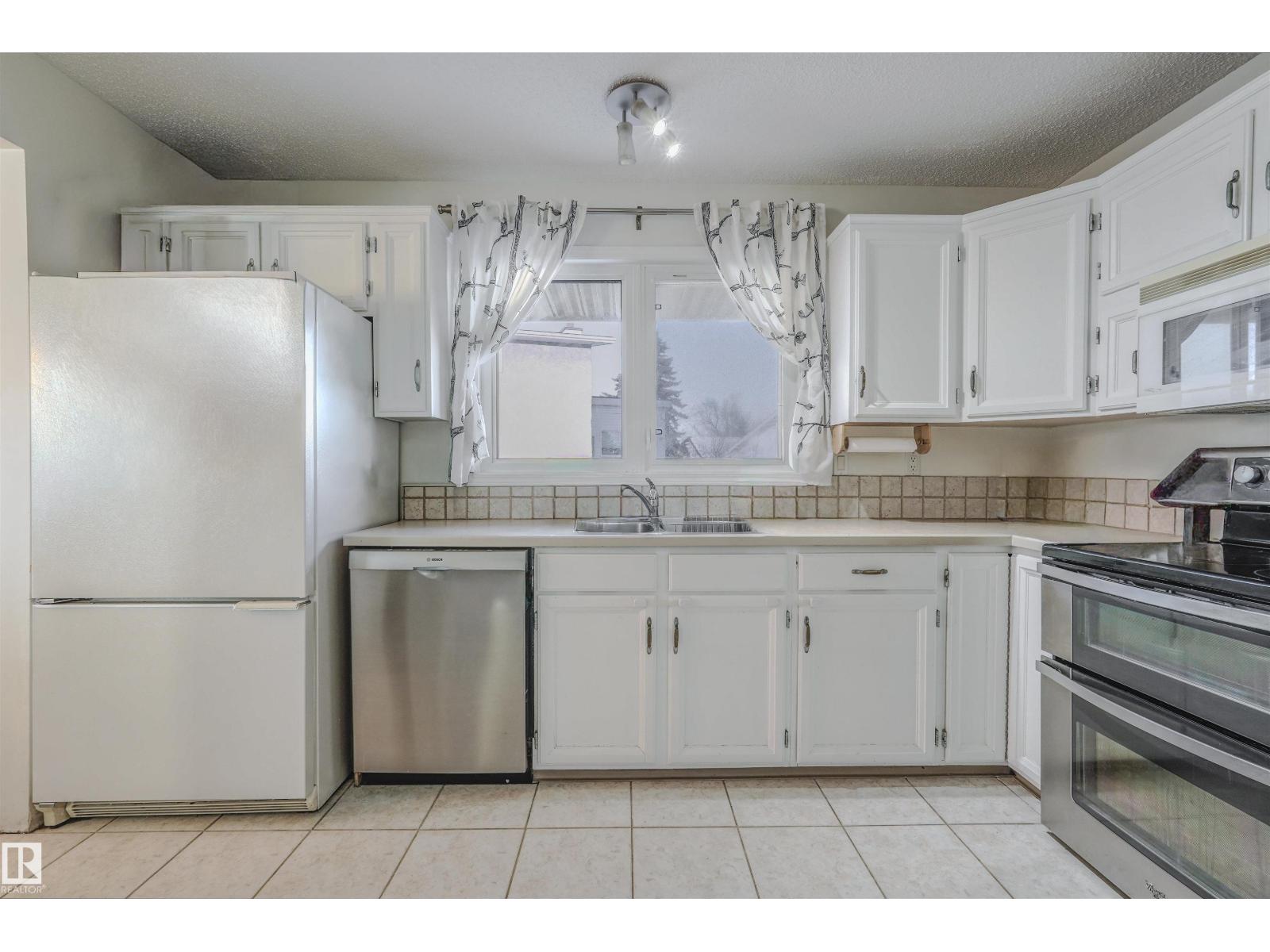 12403 156 Av Nw, Edmonton, Alberta  T5X 2X4 - Photo 5 - E4470311