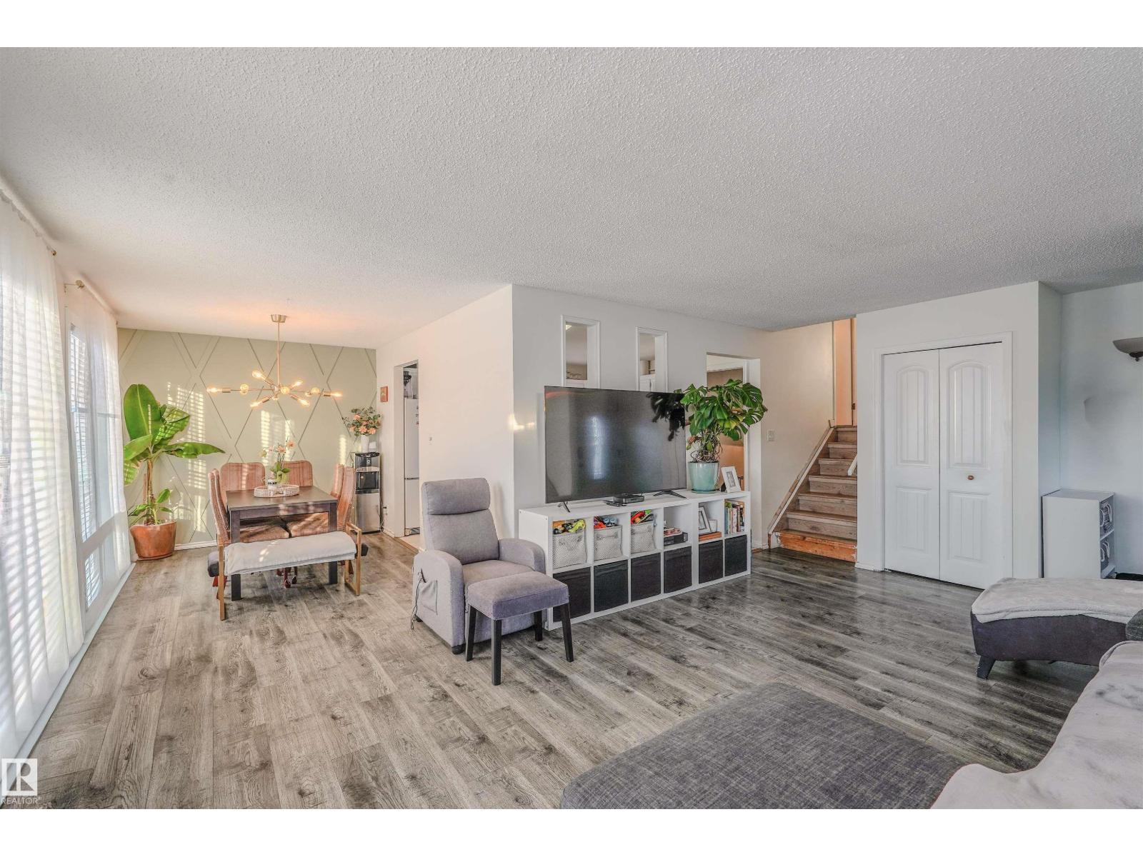 12403 156 AV NW, Edmonton, Alberta