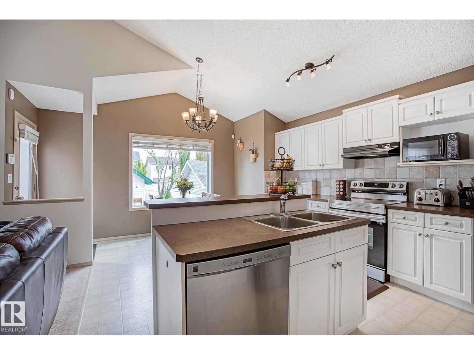 1825 Tufford Wy Nw, Edmonton, Alberta  T6R 2W3 - Photo 12 - E4470572