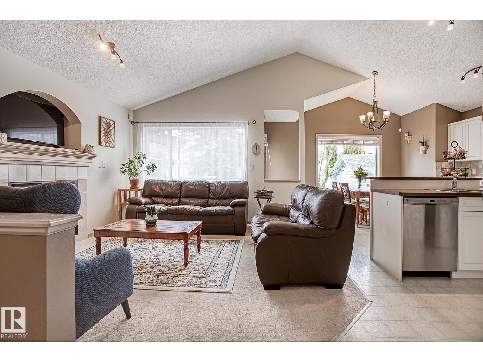 1825 Tufford Wy Nw, Edmonton, Alberta  T6R 2W3 - Photo 3 - E4470572