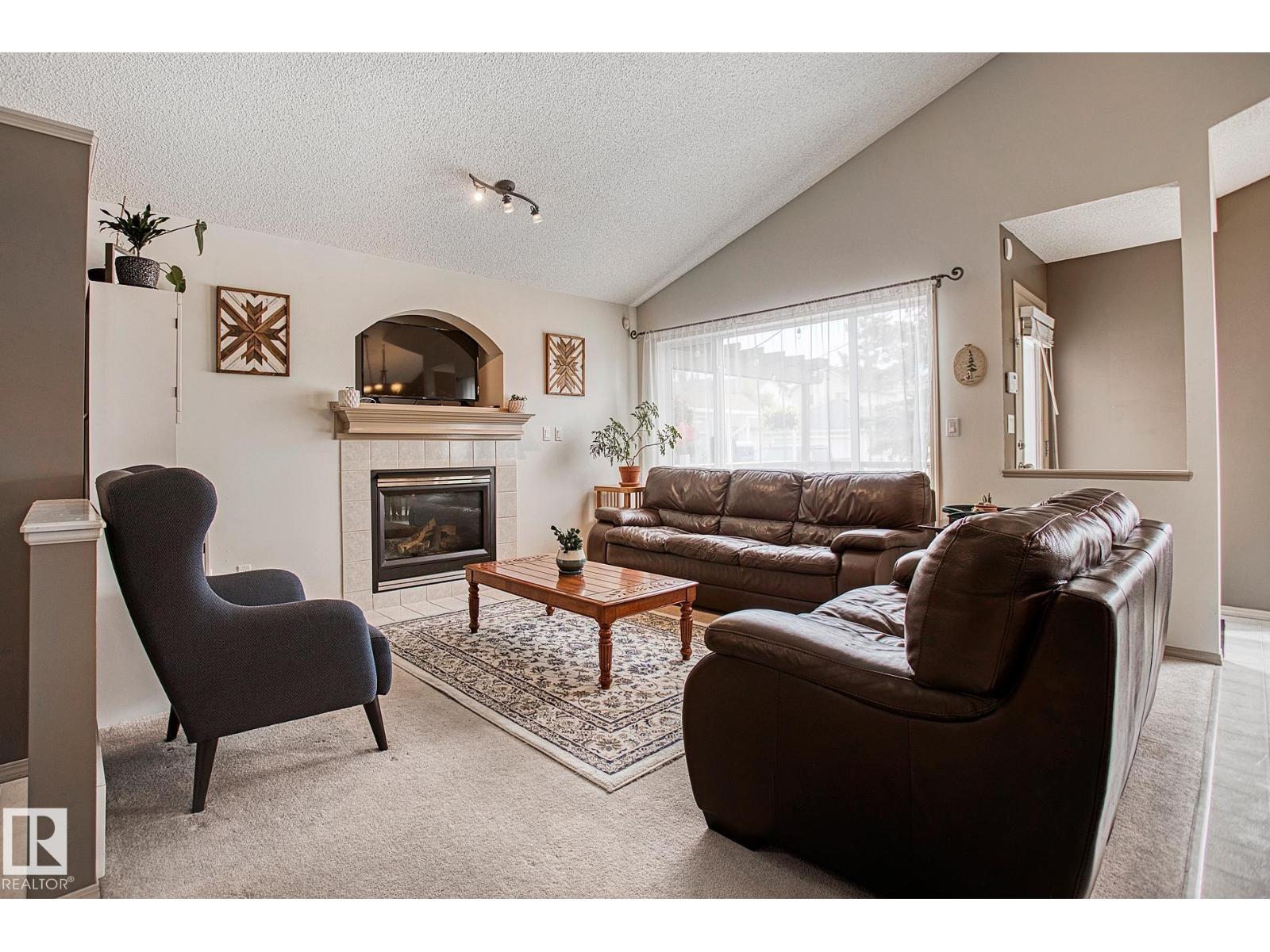 1825 Tufford Wy Nw, Edmonton, Alberta  T6R 2W3 - Photo 4 - E4470572