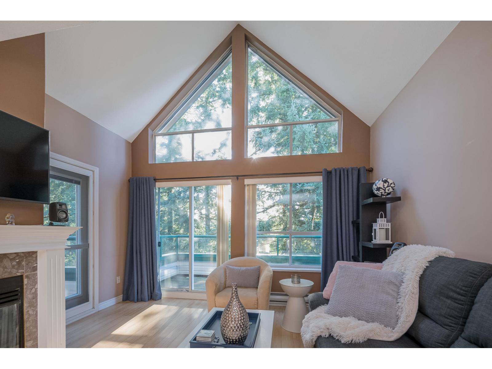 407 33280 BOURQUIN CRESCENT EAST CRESCENT, Abbotsford, British Columbia