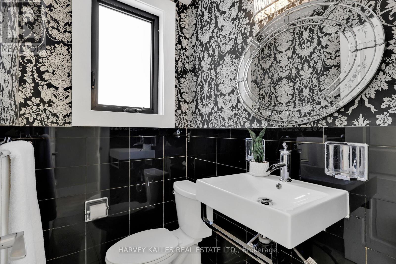 12 Armour Boulevard, Toronto, Ontario  M5M 3C1 - Photo 11 - C12714540