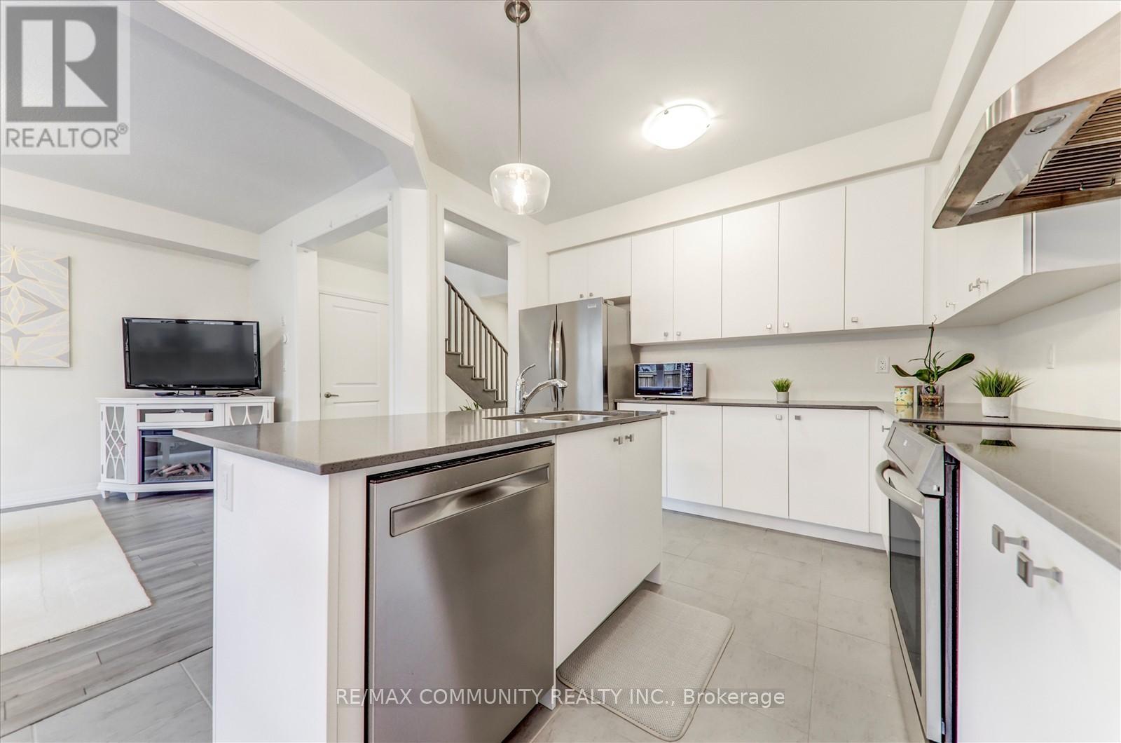 124 Ogston Crescent, Whitby, Ontario  L1P 0H3 - Photo 26 - E12714574