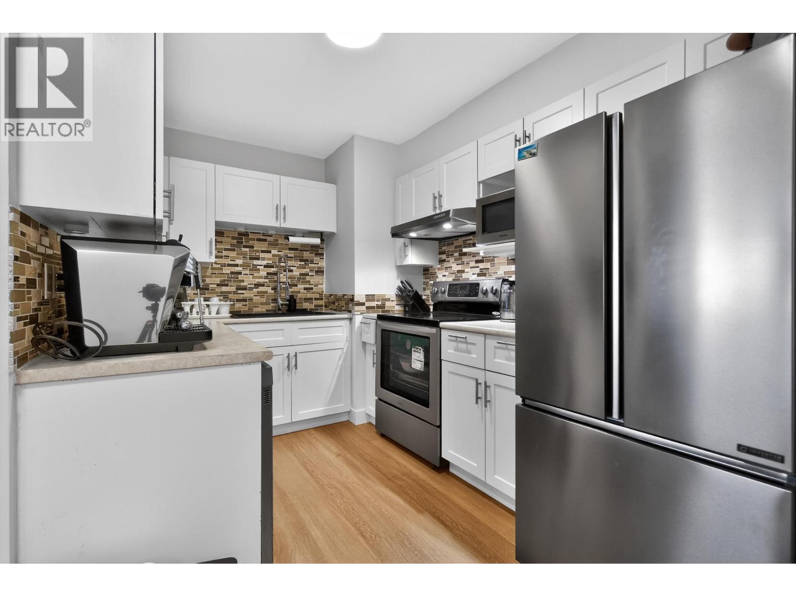 303 3738 Norfolk Street, Burnaby, British Columbia  V5G 4V4 - Photo 7 - R3081203