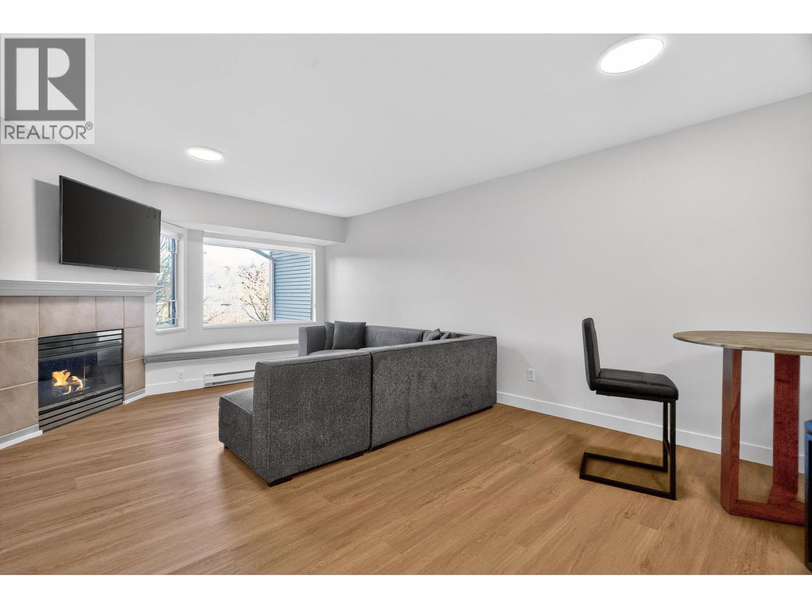 303 3738 Norfolk Street, Burnaby, British Columbia  V5G 4V4 - Photo 9 - R3081203