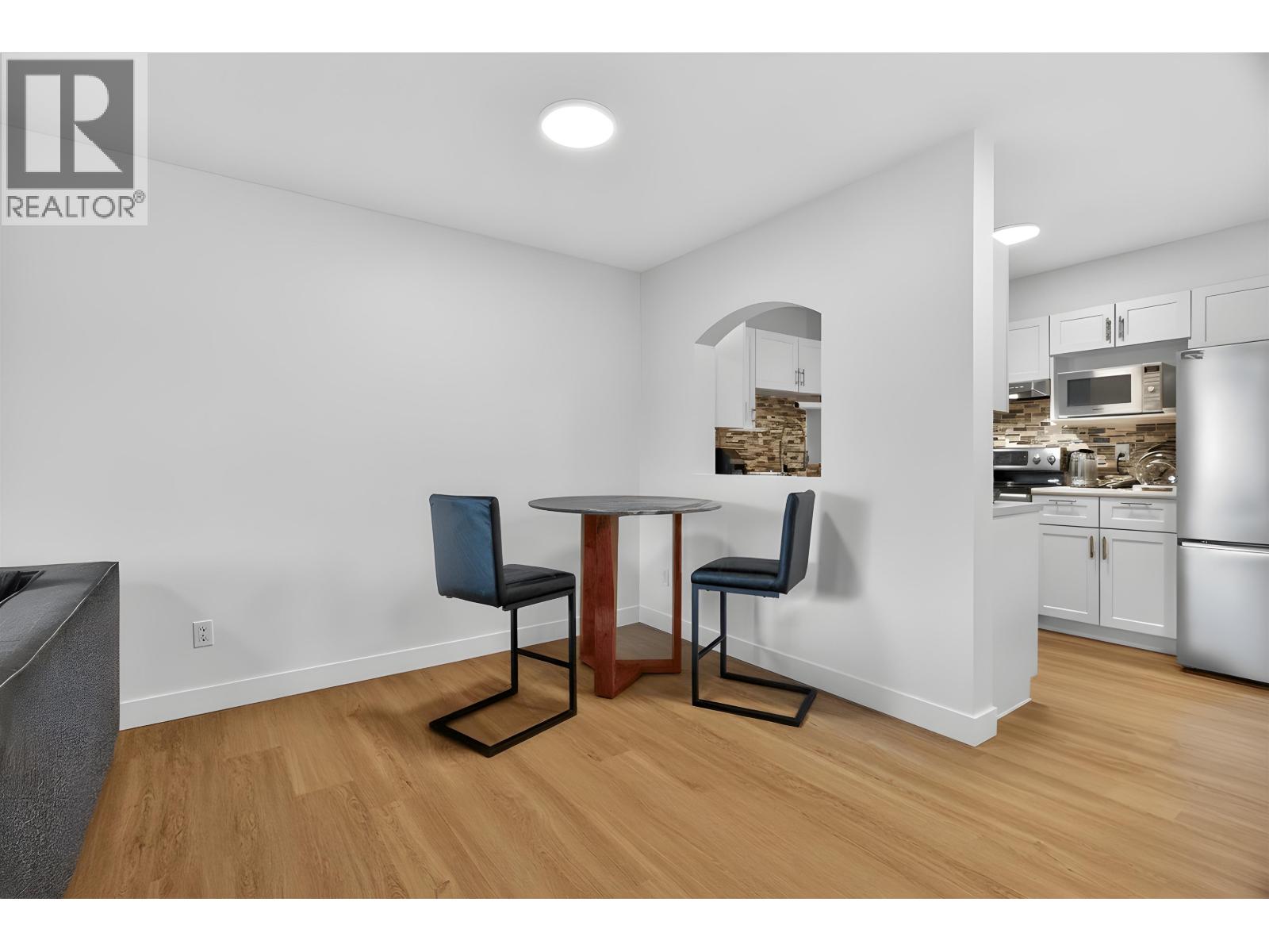 303 3738 Norfolk Street, Burnaby, British Columbia  V5G 4V4 - Photo 11 - R3081203