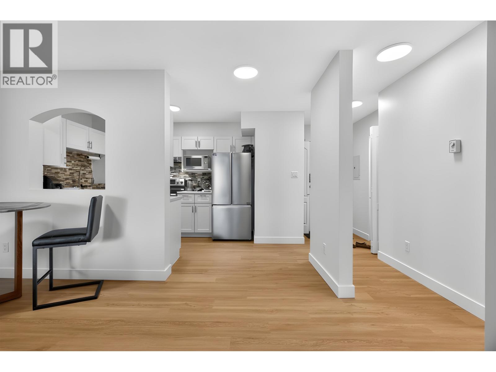 303 3738 Norfolk Street, Burnaby, British Columbia  V5G 4V4 - Photo 10 - R3081203