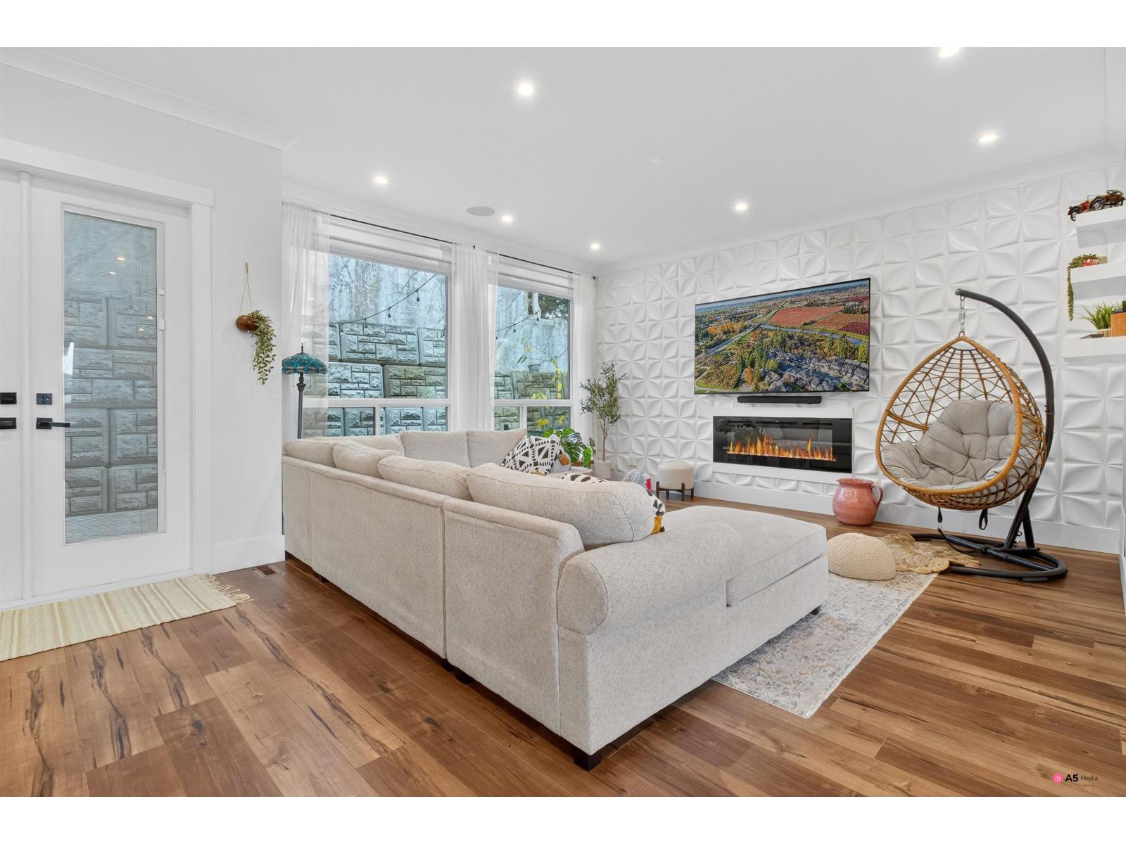 14902 35a Avenue, Surrey, British Columbia  V3Z 0N1 - Photo 9 - R3079675