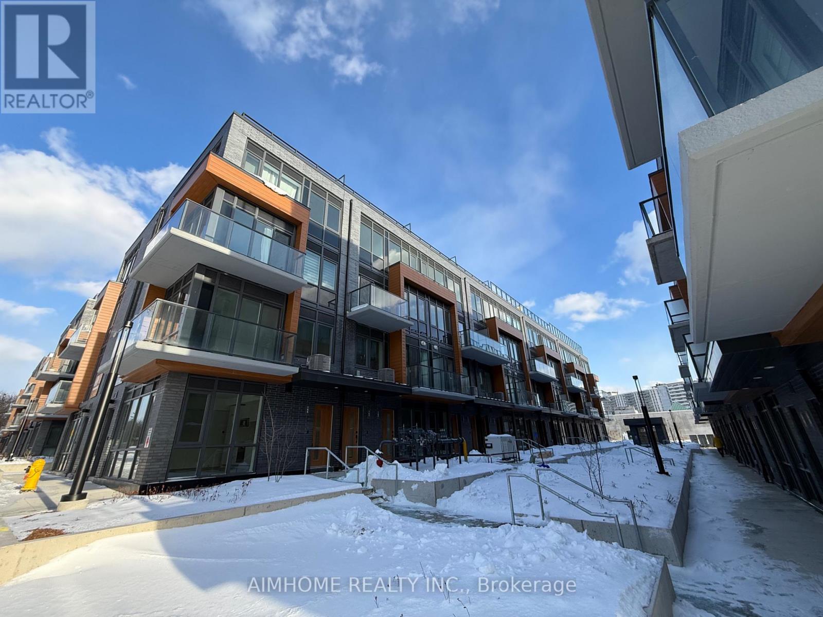 141 - 69 Curlew Drive, Toronto, Ontario  M3A 0B3 - Photo 1 - C12592914