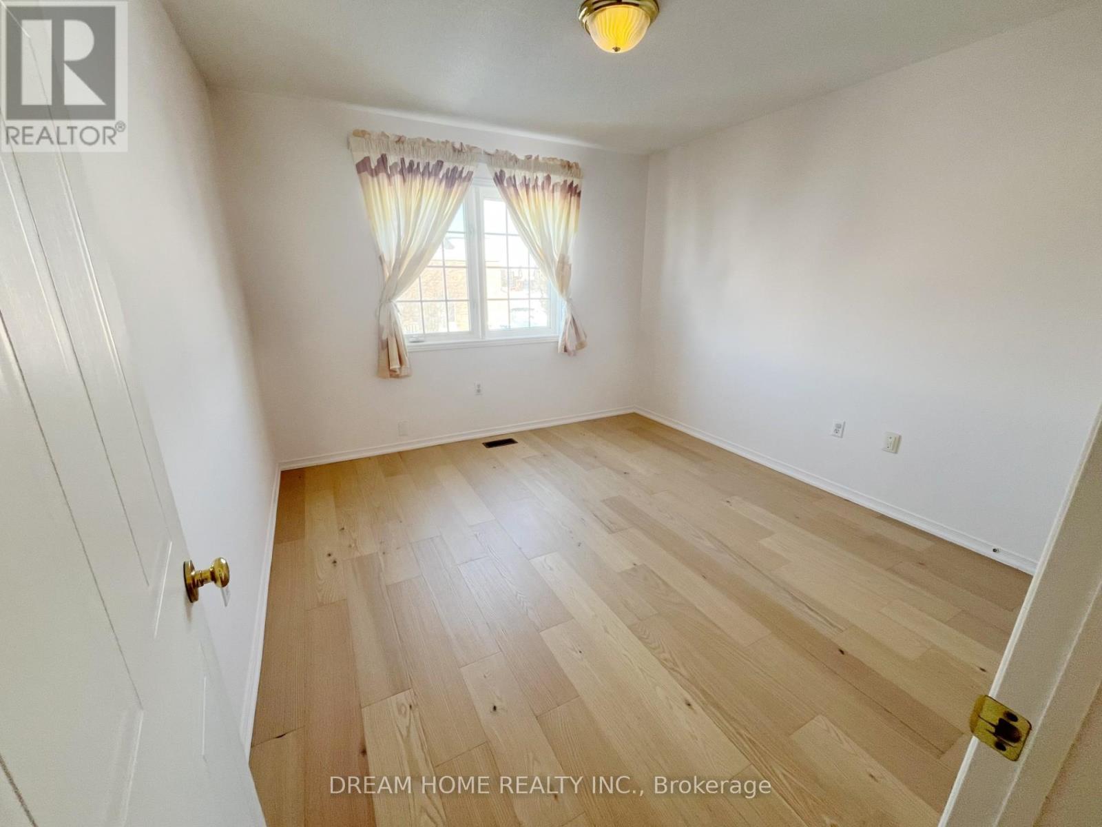 79 Cairncross Crescent, Markham, Ontario  L3S 3Y1 - Photo 8 - N12684730