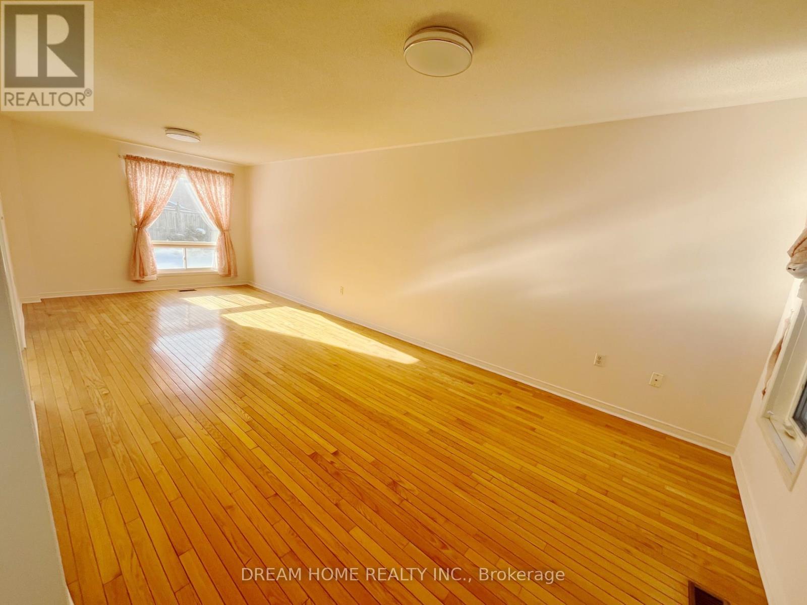 79 Cairncross Crescent, Markham, Ontario  L3S 3Y1 - Photo 3 - N12684730