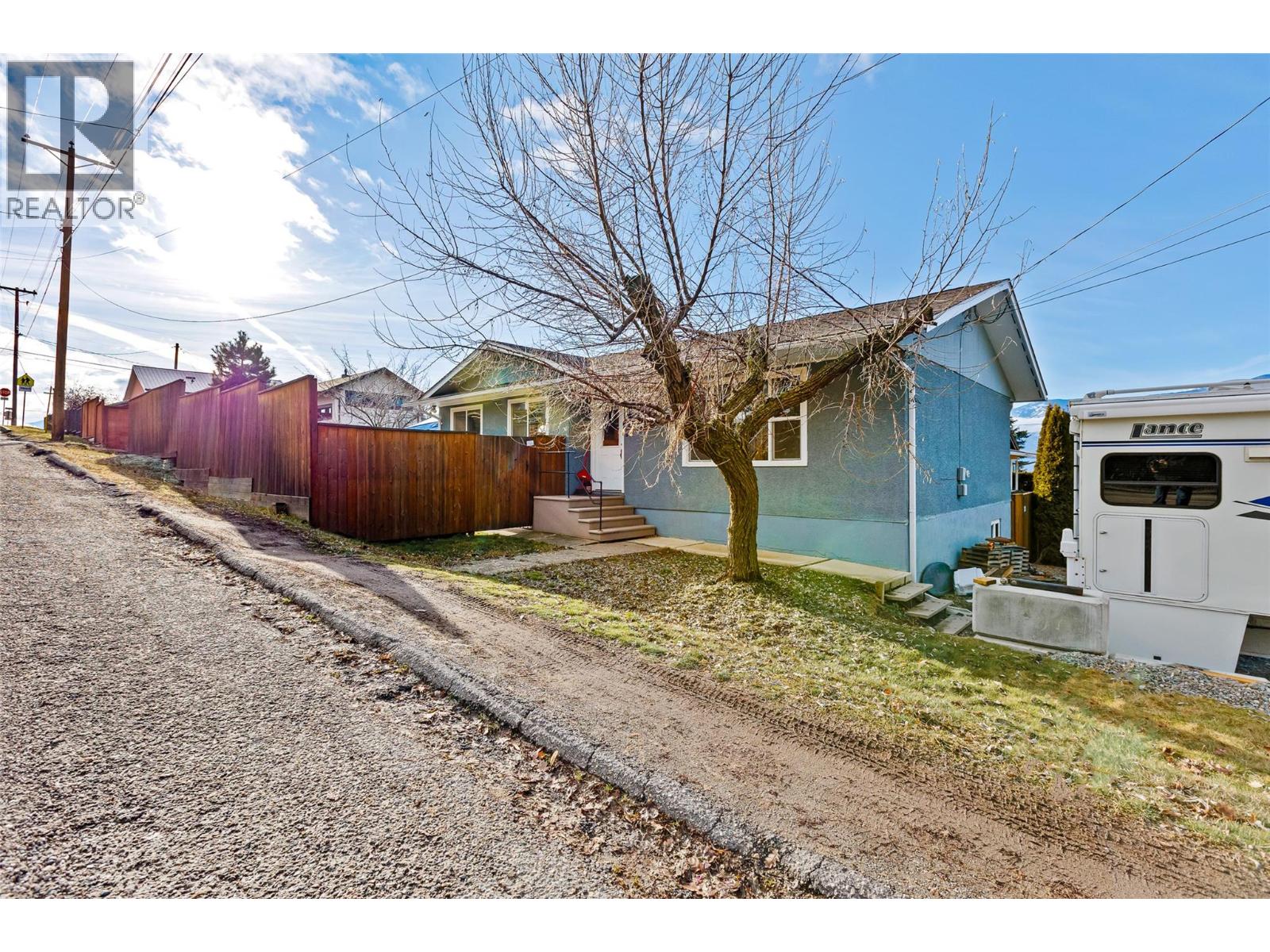 715 9th Avenue N, Creston, British Columbia  V0B 1G4 - Photo 3 - 10373080