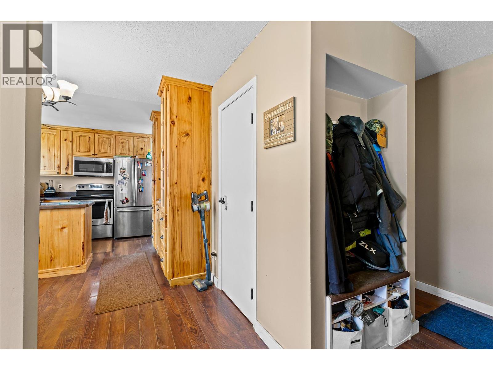 715 9th Avenue N, Creston, British Columbia  V0B 1G4 - Photo 14 - 10373080