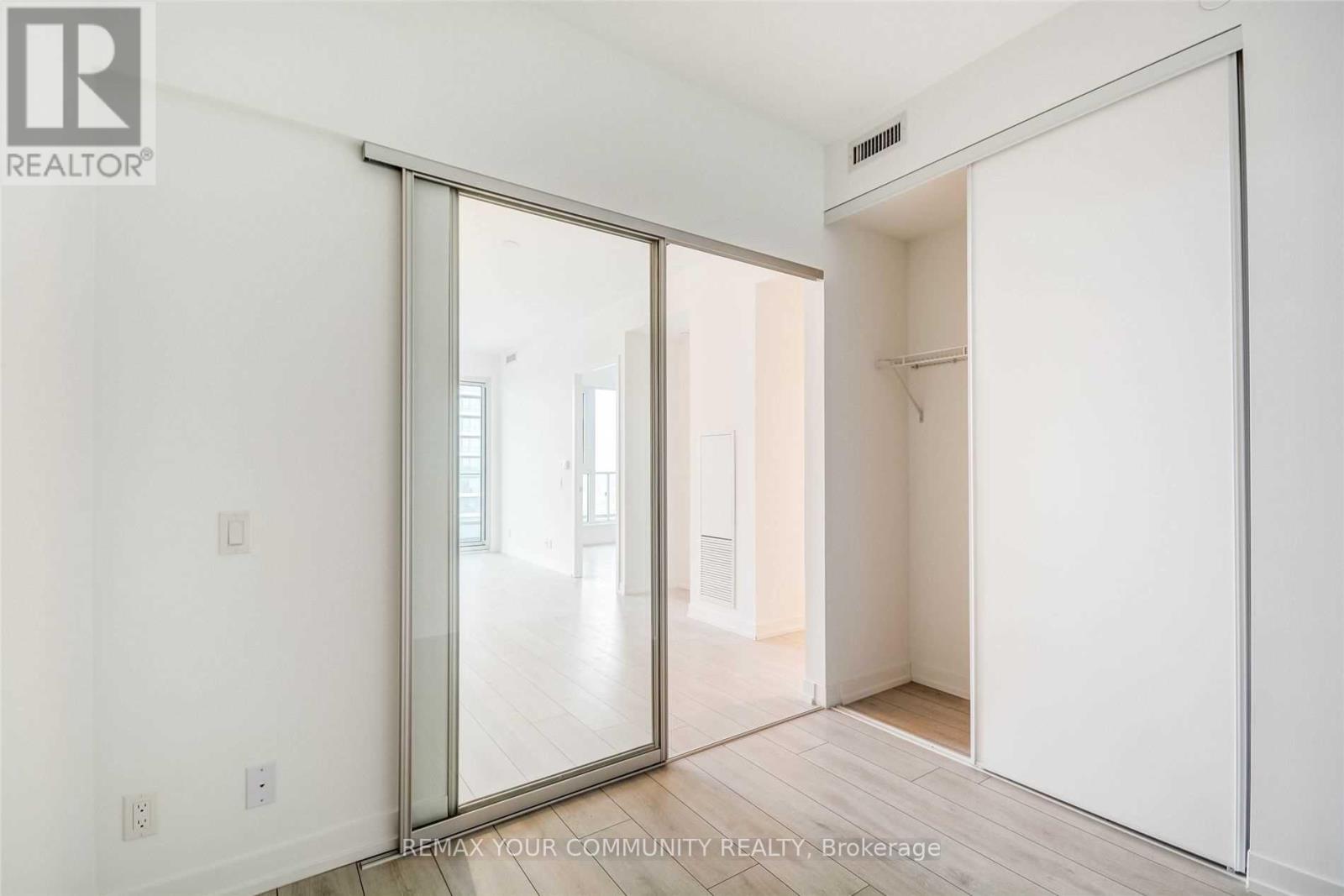 1808 - 898 Portage Parkway, Vaughan, Ontario  L4K 0J6 - Photo 10 - N12714572