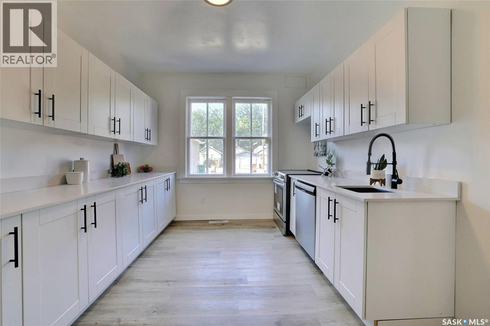 2050 Toronto Street, Regina, Saskatchewan  S4P 1N1 - Photo 9 - SK027122