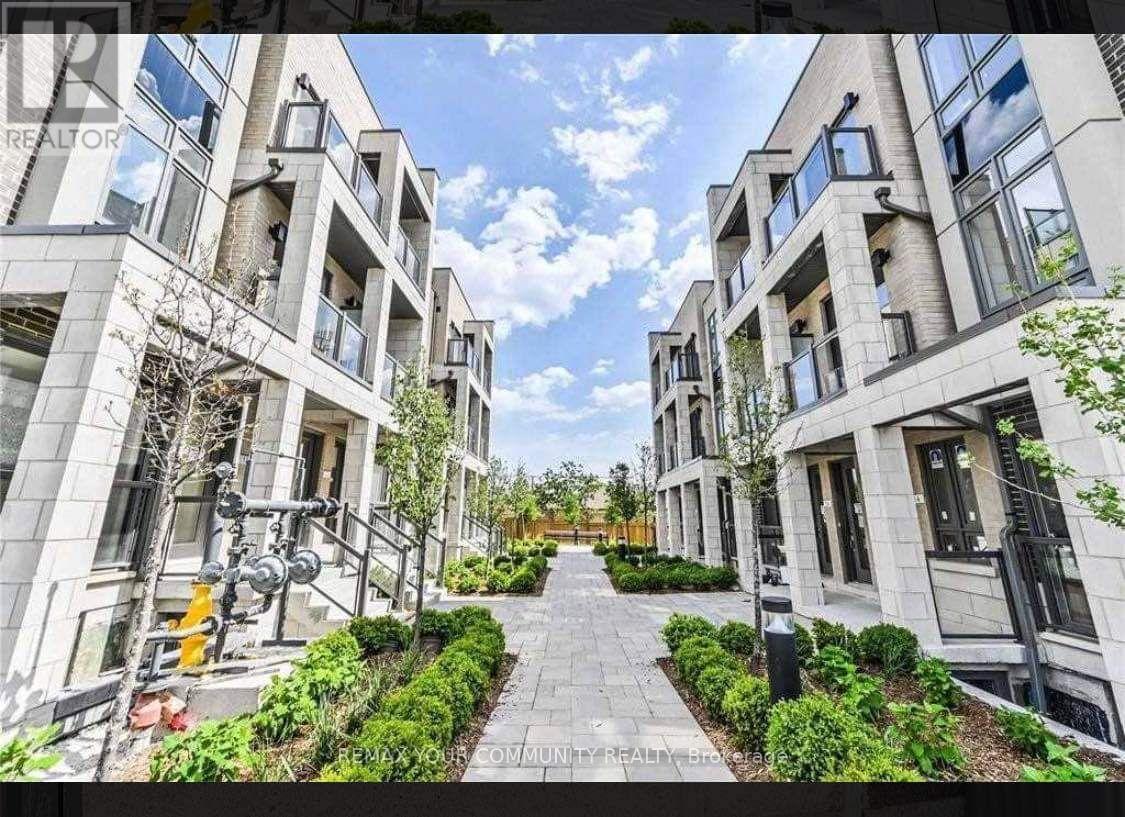 33 - 717 LAWRENCE AVENUE W, Toronto, Ontario