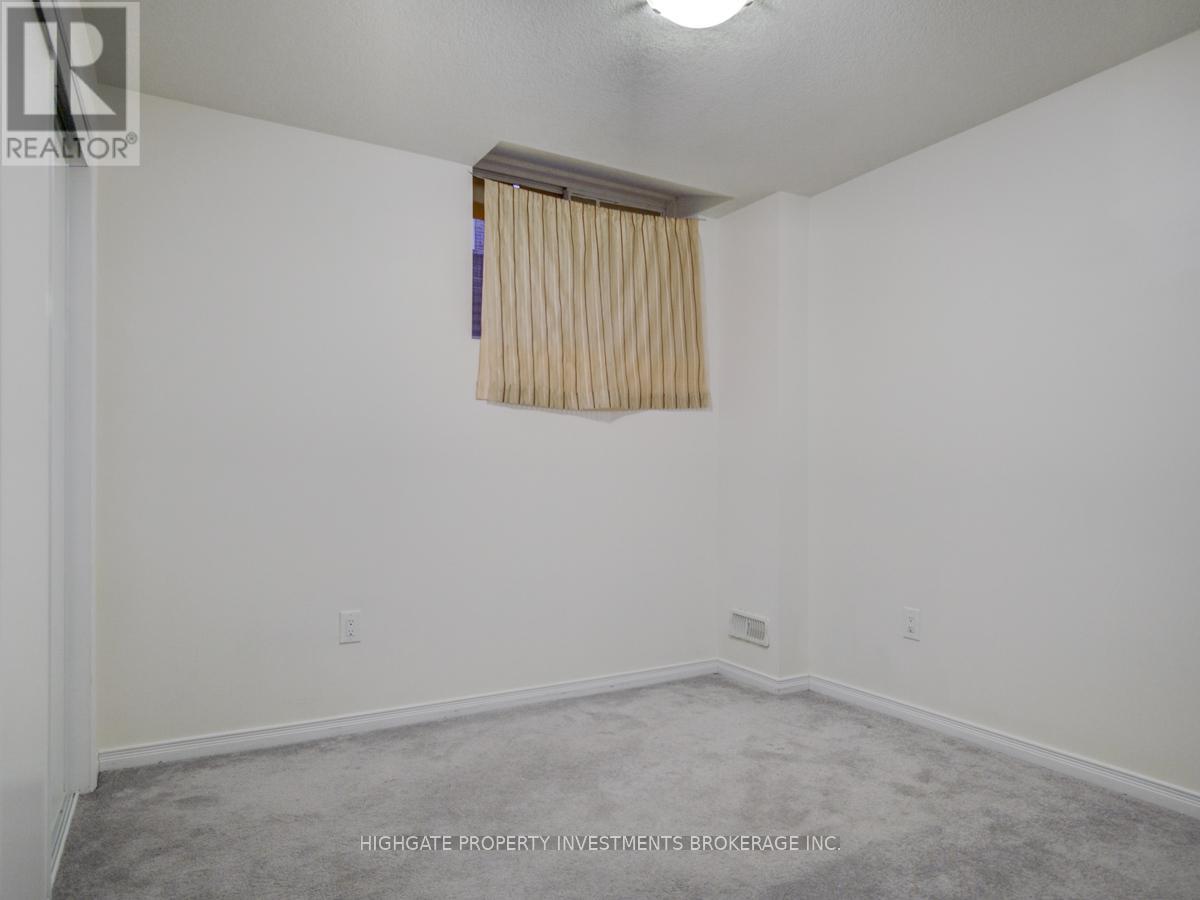 Lower - 418 Queen Mary Drive, Brampton, Ontario  L7A 4K5 - Photo 6 - W12714548