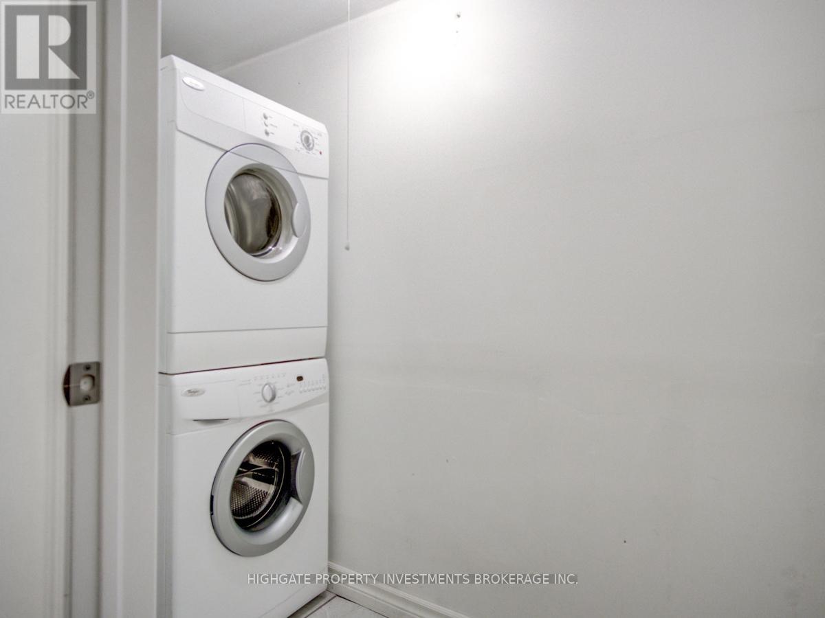 Lower - 418 Queen Mary Drive, Brampton, Ontario  L7A 4K5 - Photo 7 - W12714548