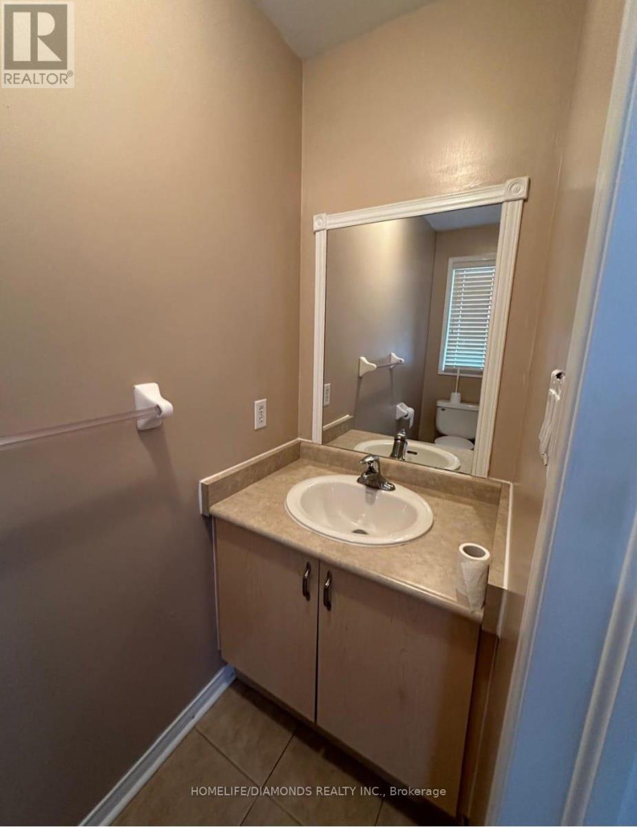 Upper - 39 Capistro Street, Brampton, Ontario  L7A 3H6 - Photo 4 - W12714550