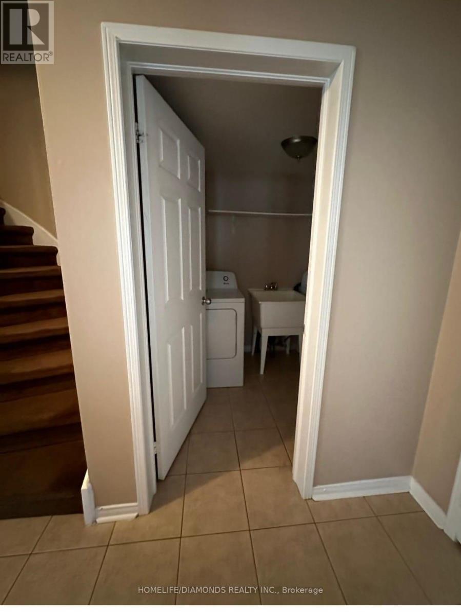 Upper - 39 Capistro Street, Brampton, Ontario  L7A 3H6 - Photo 7 - W12714550