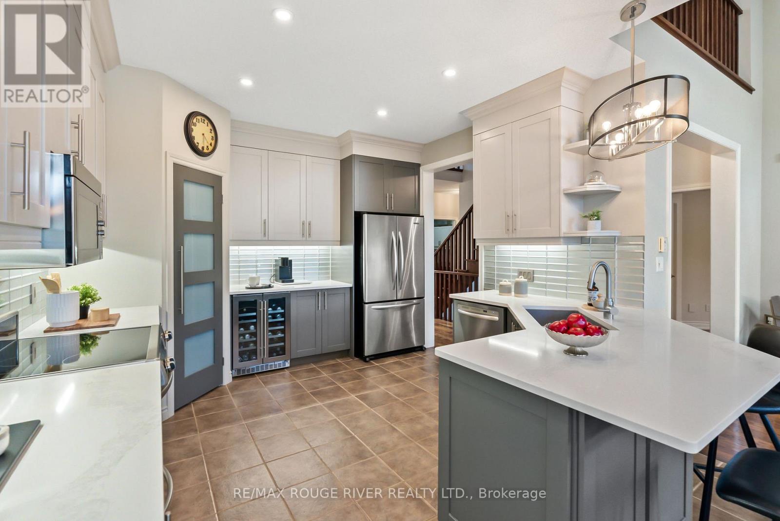 350 Raike Drive, Oshawa, Ontario  L1L 0B1 - Photo 14 - E12714716