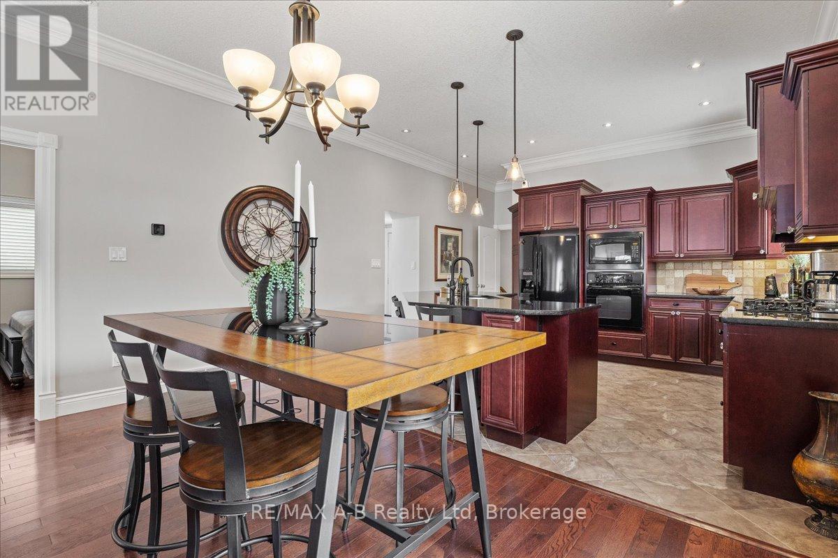 231 West Gore Street, Stratford, Ontario  N5A 1K7 - Photo 10 - X12714830