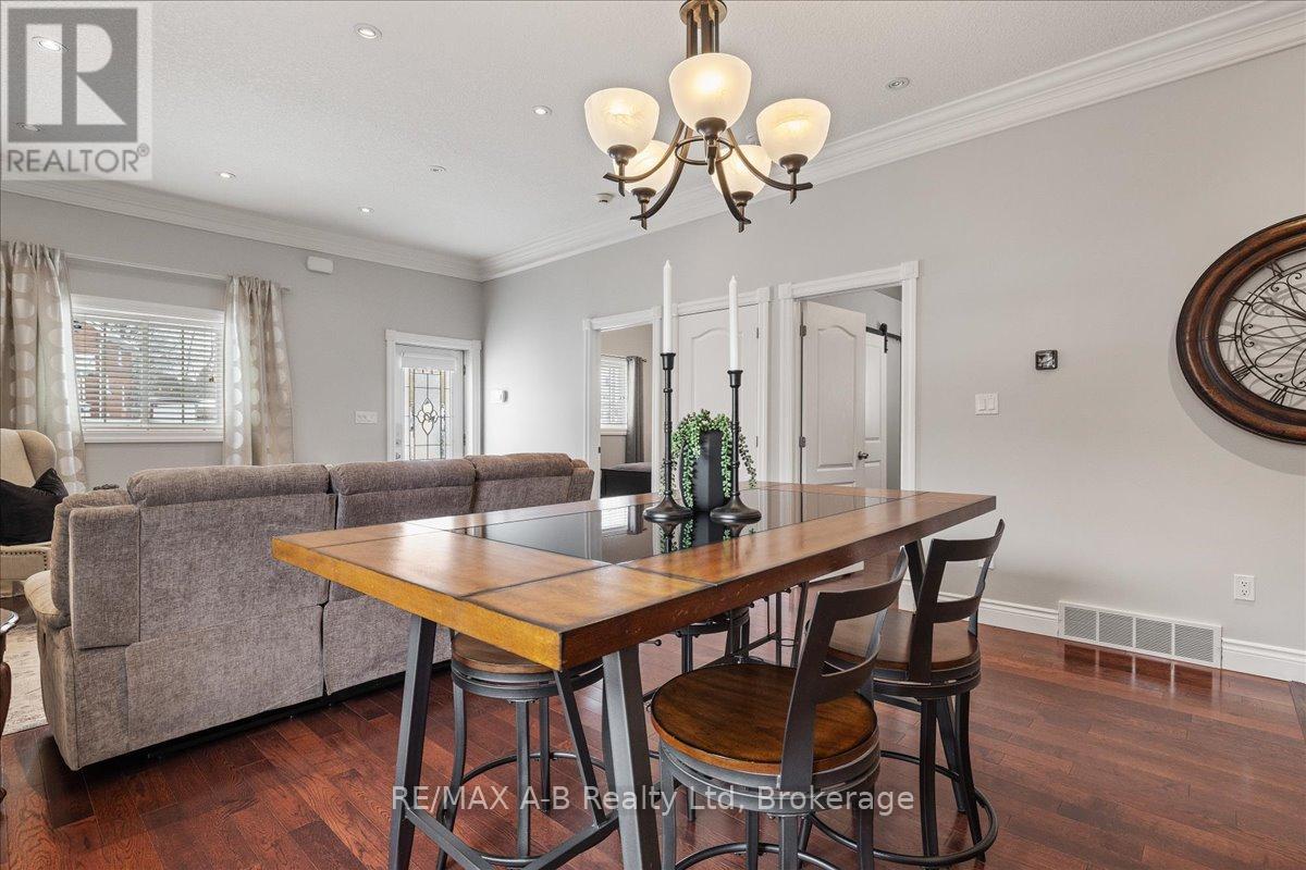 231 West Gore Street, Stratford, Ontario  N5A 1K7 - Photo 11 - X12714830