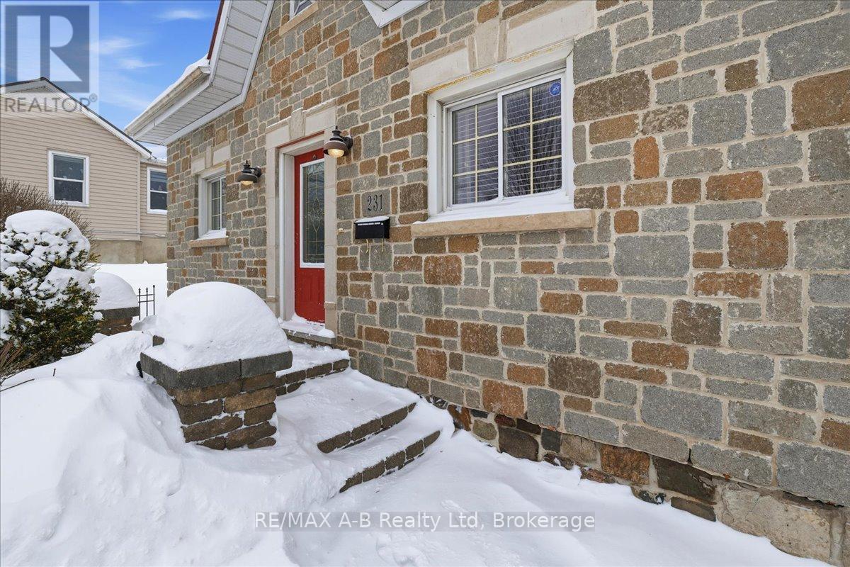 231 West Gore Street, Stratford, Ontario  N5A 1K7 - Photo 2 - X12714830