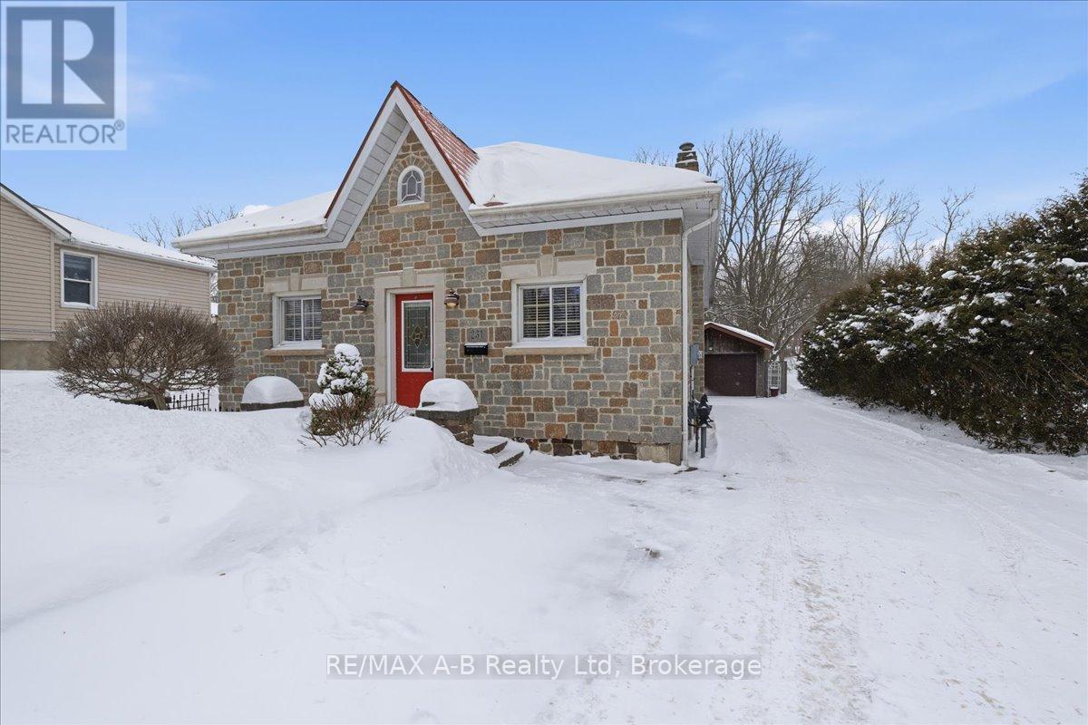 231 West Gore Street, Stratford, Ontario  N5A 1K7 - Photo 3 - X12714830