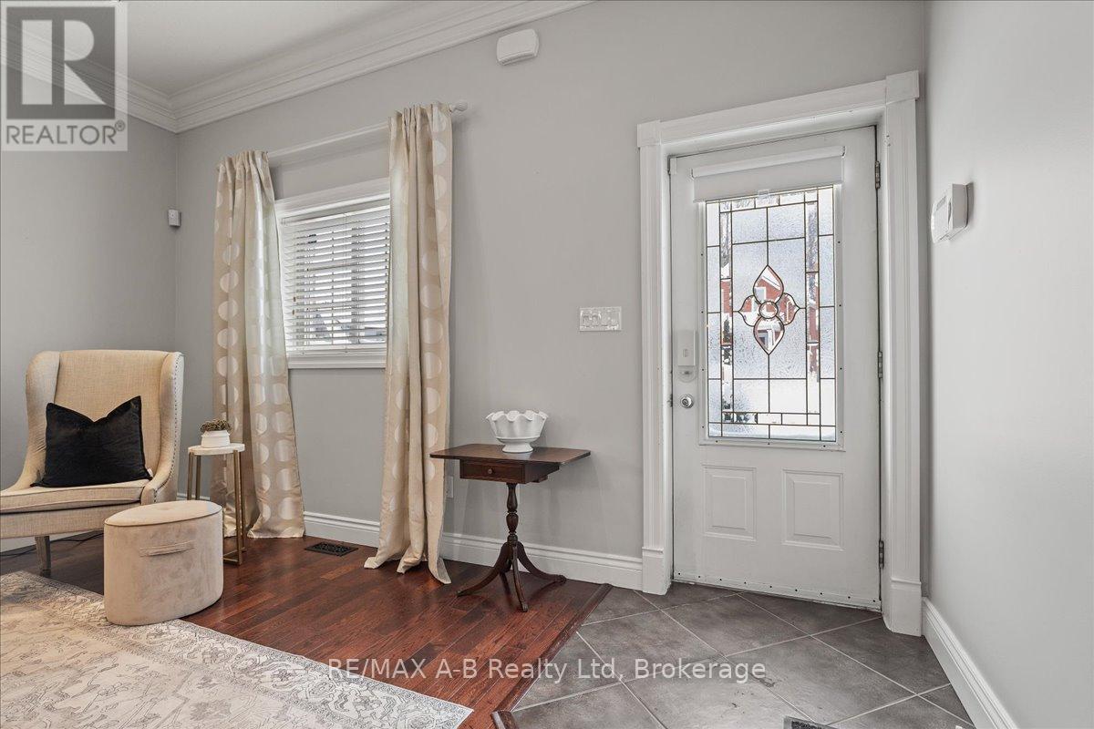 231 West Gore Street, Stratford, Ontario  N5A 1K7 - Photo 5 - X12714830