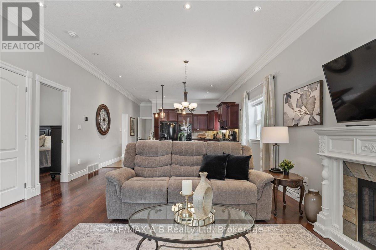 231 West Gore Street, Stratford, Ontario  N5A 1K7 - Photo 7 - X12714830