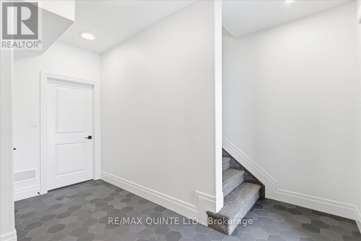 113 Buchanan Street, Prince Edward County, Ontario  K0K 2T0 - Photo 3 - X12714828