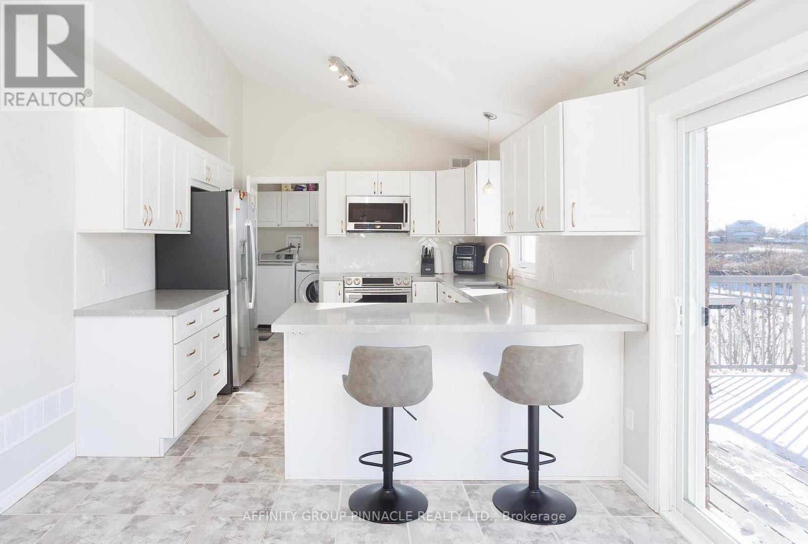 11 Moynes Court, Kawartha Lakes, Ontario  K9V 0L2 - Photo 15 - X12714854