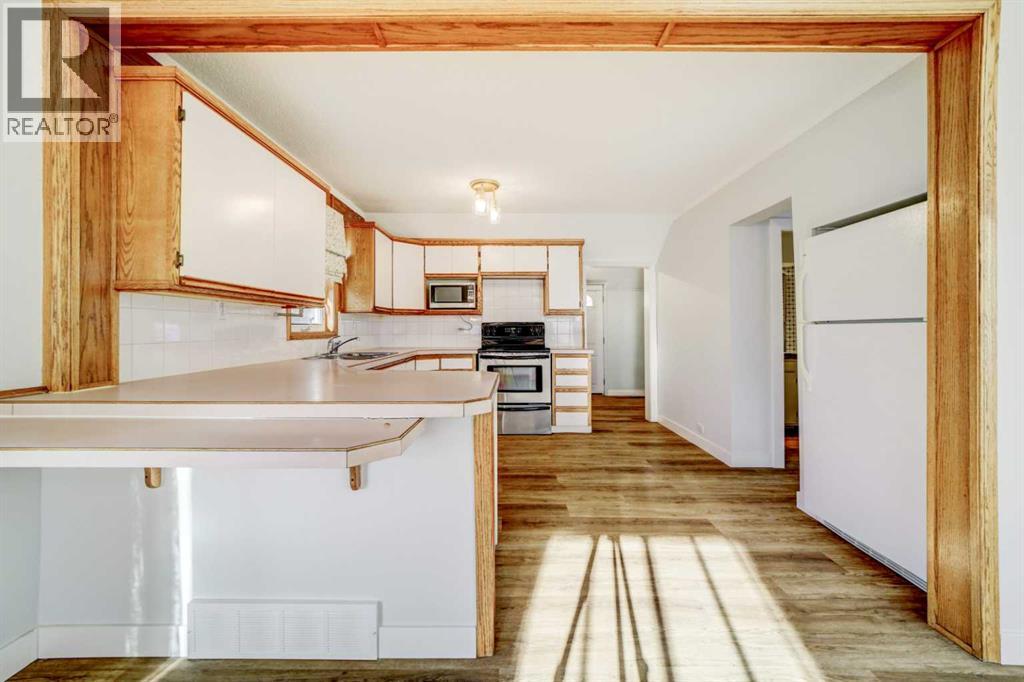 955 Dupuy Street, Pincher Creek, Alberta  T0K 1W0 - Photo 12 - A2277363