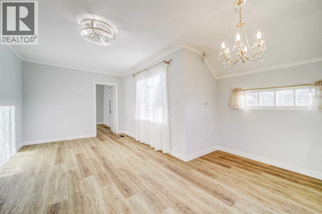 955 Dupuy Street, Pincher Creek, Alberta  T0K 1W0 - Photo 15 - A2277363