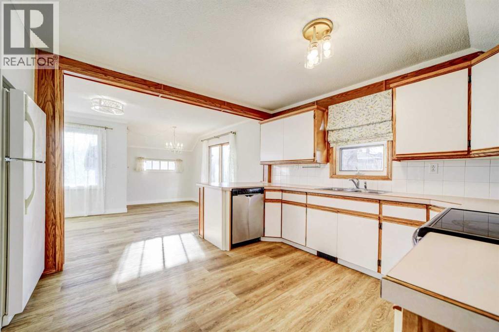 955 Dupuy Street, Pincher Creek, Alberta  T0K 1W0 - Photo 9 - A2277363