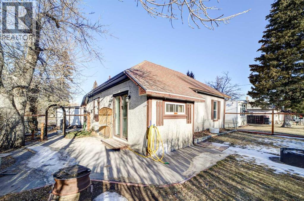 955 Dupuy Street, Pincher Creek, Alberta  T0K 1W0 - Photo 4 - A2277363