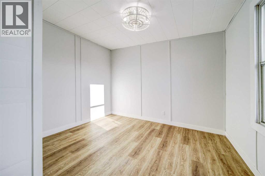 955 Dupuy Street, Pincher Creek, Alberta  T0K 1W0 - Photo 20 - A2277363