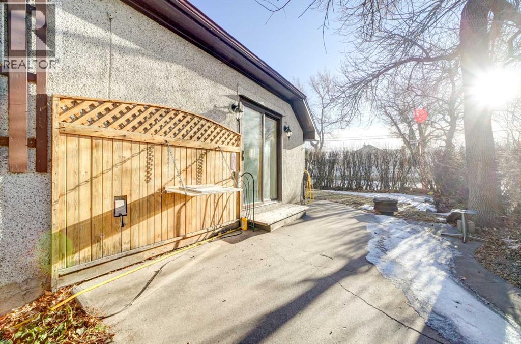 955 Dupuy Street, Pincher Creek, Alberta  T0K 1W0 - Photo 2 - A2277363