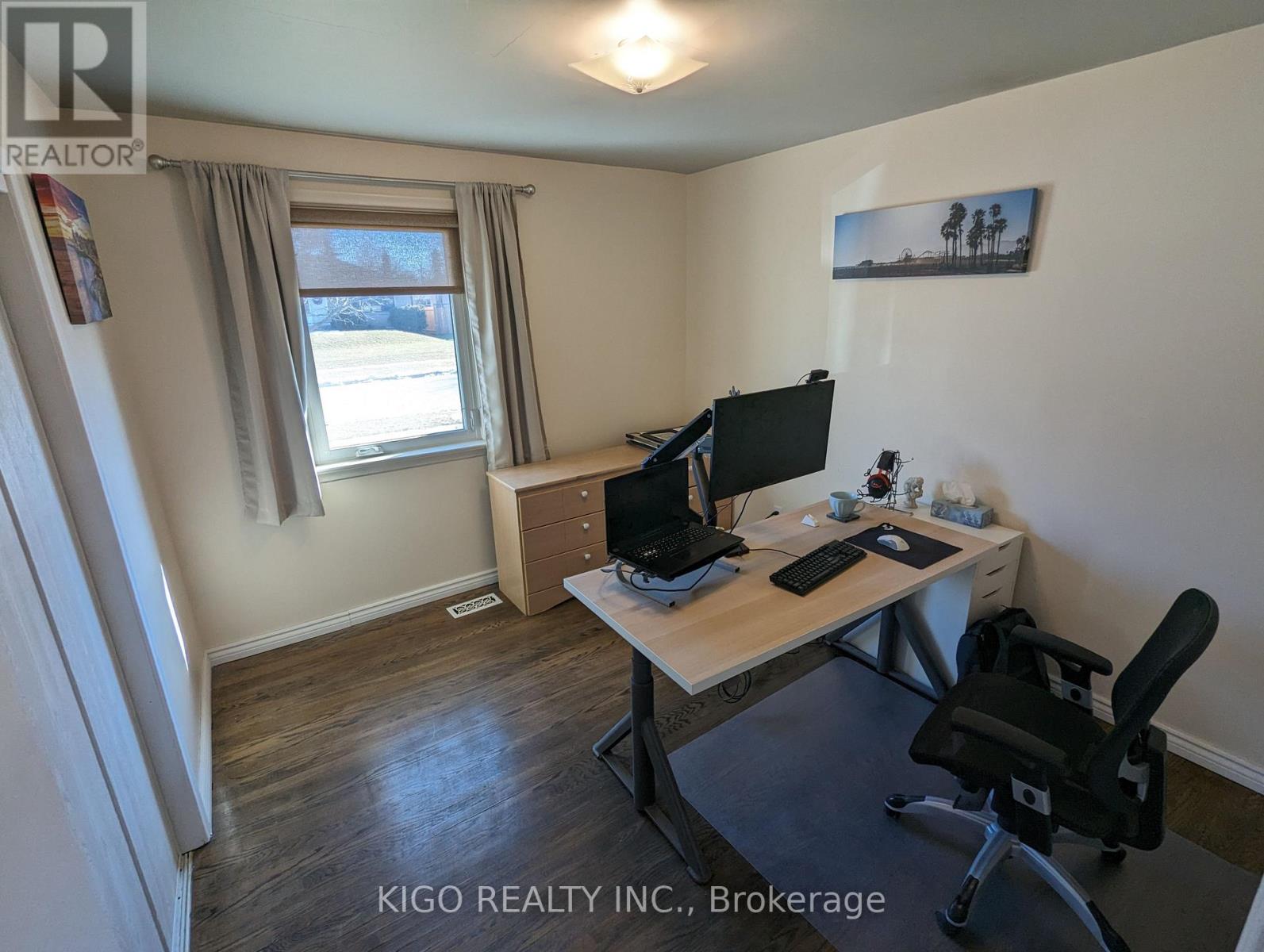 39 Mcgilvray Crescent, Halton Hills, Ontario  L7G 1L7 - Photo 6 - W12664046