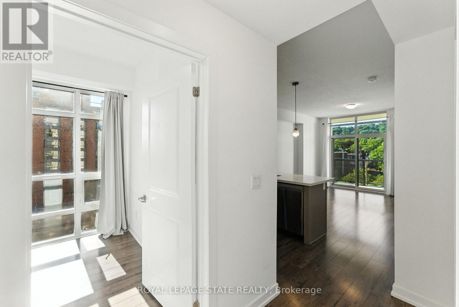 709 - 81 Robinson Street, Hamilton, Ontario  L8P 0C2 - Photo 4 - X12643574